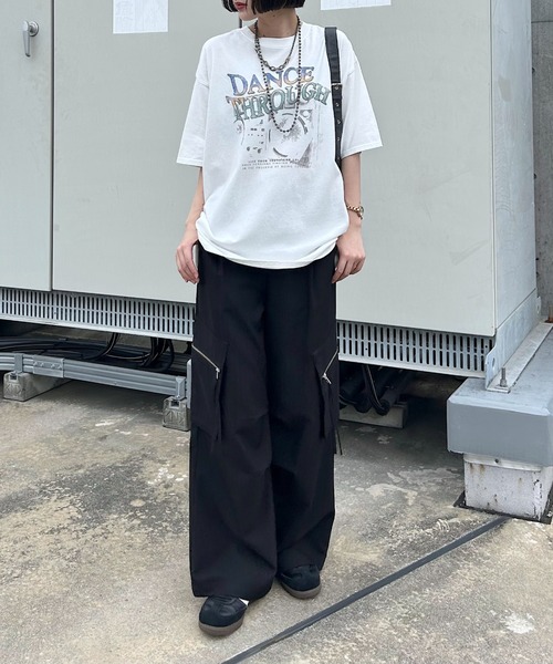 PAGEBOY(ページボーイ)の「ミュージックロックTシャツ(Tシャツ/カットソー・レディース・チャコールグレー/モスグリーン/アイボリー/オフホワイト・FREE)」の5枚目の写真