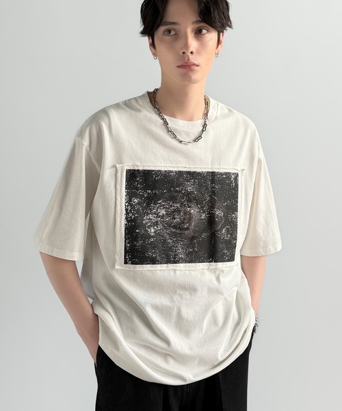 Classical Origin(クラシカルオリジン)の「ピグメント加工ダブルレイヤーデザインプリントTシャツ/Pigment-Dyed Double-Layered Design Print T-Shirt(Tシャツ/カットソー・メンズ・オフホワイト/グレイッシュベージュ/チャコールグレー・MEDIUM/SMALL/LARGE)」の6枚目の写真