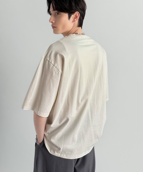 Classical Origin(クラシカルオリジン)の「ピグメント加工ダブルレイヤーデザインプリントTシャツ/Pigment-Dyed Double-Layered Design Print T-Shirt(Tシャツ/カットソー・メンズ・オフホワイト/グレイッシュベージュ/チャコールグレー・MEDIUM/SMALL/LARGE)」の7枚目の写真