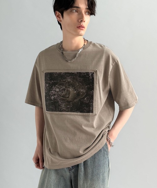 Classical Origin(クラシカルオリジン)の「ピグメント加工ダブルレイヤーデザインプリントTシャツ/Pigment-Dyed Double-Layered Design Print T-Shirt(Tシャツ/カットソー・メンズ・オフホワイト/グレイッシュベージュ/チャコールグレー・MEDIUM/SMALL/LARGE)」の17枚目の写真