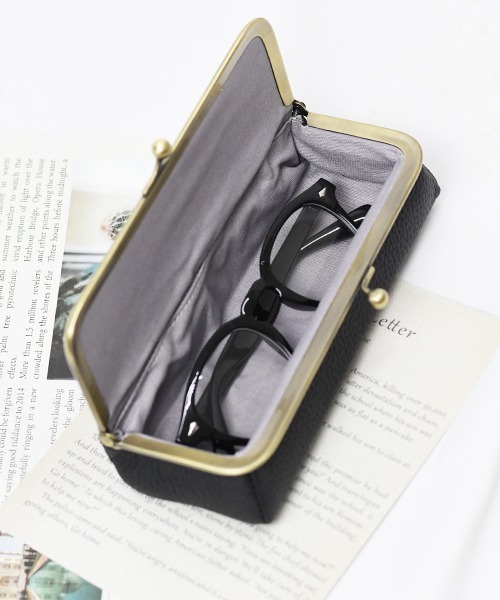 Fun & Daily(ファンアンドデイリー)の「F&D : カウレザーメガネ&小物ケース(メガネ・レディース・ベージュ/ブラック・FREE)」の10枚目の写真