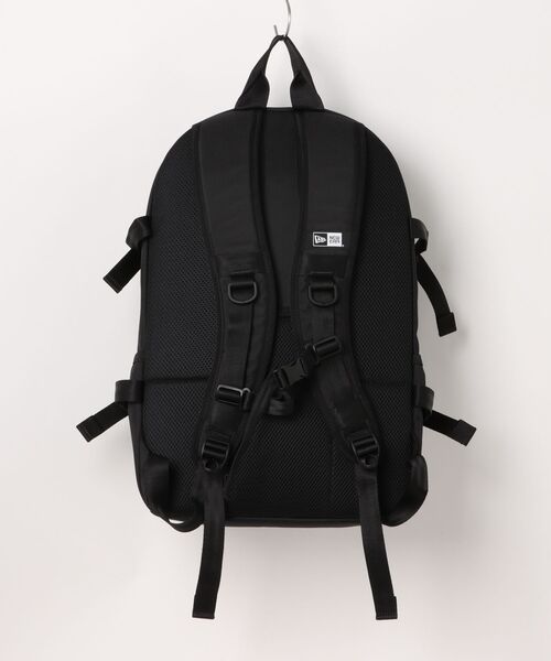 NEW ERA（ニューエラ）の「【NEWERA/ニューエラ】大容量28Lユニセックスリュック/PC収納・通学・通勤・旅行・部活に最適なバックパック（バックパック/リュック・メンズ・ブラック・ONESIZE）」の2枚目の写真