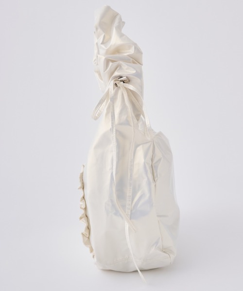 INTER FACTORY（インターファクトリー）の「久保田ももか - シャーリング フリル ショルダーバック made in INTER FACTORY（ショルダーバッグ・レディース・ブラック/ホワイト・FREE）」の12枚目の写真