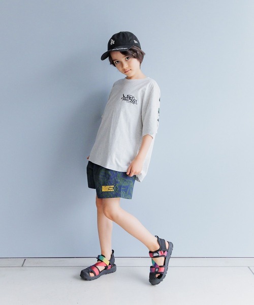 DC SHOES（ディーシーシューズ）の「【DCSHOES（ディーシーシューズ）】別注グラフィックT(KIDS)（Tシャツ/カットソー・キッズ・アイボリー/チャコール/オフホワイト・120cm/150cm/130cm/140cm）」の4枚目の写真