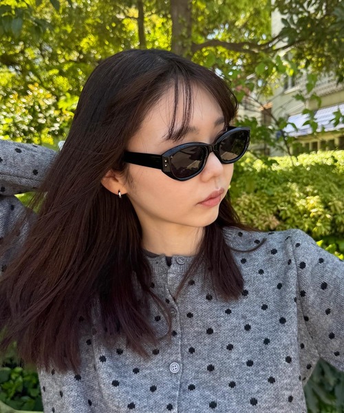 TONE SELECT GOODS(トーンセレクトグッズ)の「【Peony/ピオニー】/フォックス型 Y2K サングラス(サングラス・レディース・ベージュ/カーキ/ブラック・FREE)」の8枚目の写真