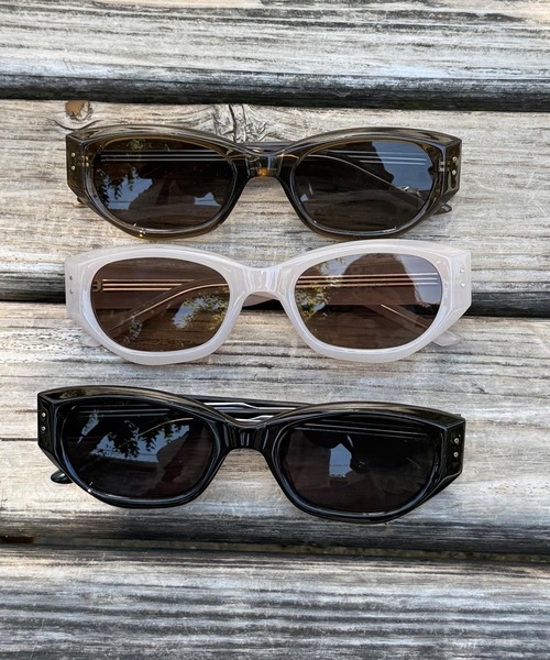 TONE SELECT GOODS(トーンセレクトグッズ)の「【Peony/ピオニー】/フォックス型 Y2K サングラス(サングラス・レディース・ベージュ/カーキ/ブラック・FREE)」の11枚目の写真