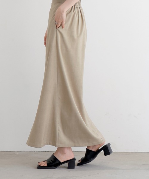 LIAN(リアン)の「スクエアトングサンダル(サンダル・レディース・シルバー/ブラック/アイボリー・LARGE/MEDIUM)」の6枚目の写真