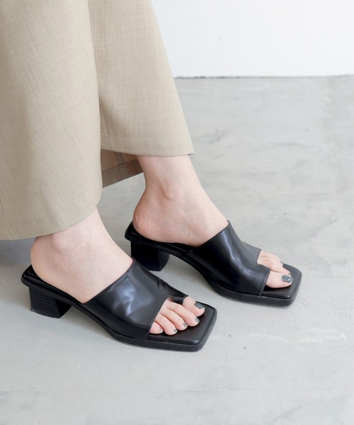 LIAN(リアン)の「スクエアトングサンダル(サンダル・レディース・シルバー/ブラック/アイボリー・LARGE/MEDIUM)」の7枚目の写真