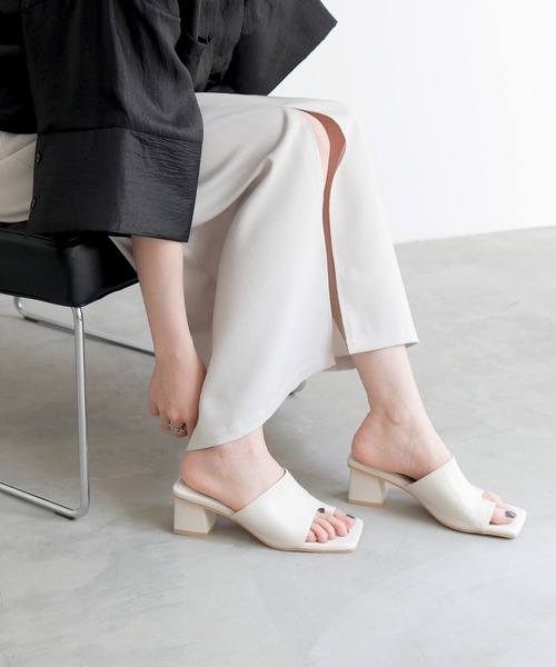 LIAN(リアン)の「スクエアトングサンダル(サンダル・レディース・シルバー/ブラック/アイボリー・LARGE/MEDIUM)」の12枚目の写真