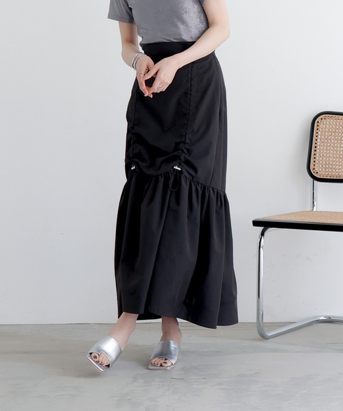 LIAN(リアン)の「スクエアトングサンダル(サンダル・レディース・シルバー/ブラック/アイボリー・LARGE/MEDIUM)」の18枚目の写真