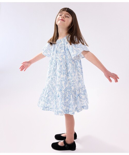 PETIT BATEAU(プチバトー)の「半袖ワンピース(ワンピース・キッズ・ホワイト×ブルー・6YEAR/8YEAR/10YEAR/12YEAR)」の2枚目の写真