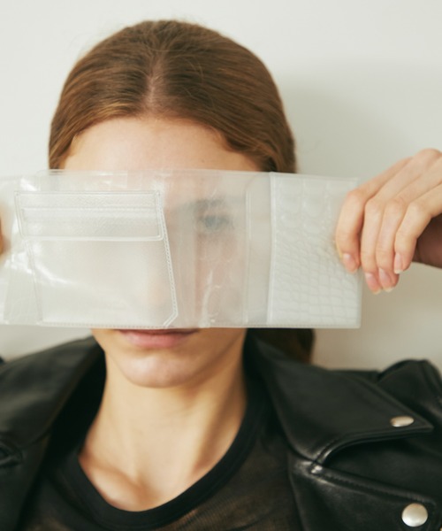 nothing to hide vinyl card wallet（財布）｜beautiful people