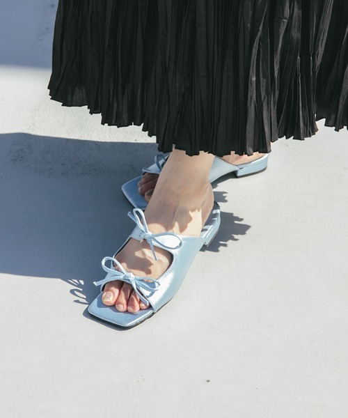 KBF（ケイビーエフ）の「サテンリボンミュール（サンダル・レディース・ブラック/ブルー・37/38）」の15枚目の写真