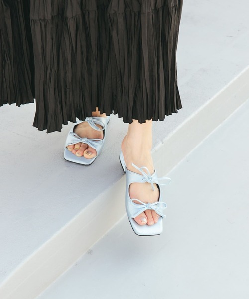 KBF（ケイビーエフ）の「サテンリボンミュール（サンダル・レディース・ブラック/ブルー・37/38）」の16枚目の写真