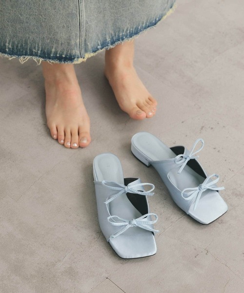 KBF（ケイビーエフ）の「サテンリボンミュール（サンダル・レディース・ブラック/ブルー・37/38）」の20枚目の写真