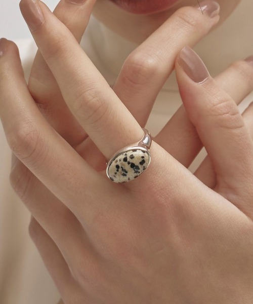 TODAYFUL（トゥデイフル）の「TODAYFUL Gemstone Ring（リング・レディース・その他/ブラック・13/11）」の2枚目の写真