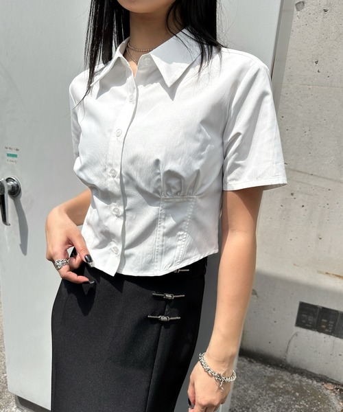 LVEU.（ラブユ.）の「【LVEU.】ウエストデザイン半袖クロップドシャツ / トップス シャツ 半袖 クロップド ショート 韓国 韓国ファッション ブラック ホワイト ブルー ZOZOTOWN限定（シャツ/ブラウス・レディース・ホワイト/ブラック/ブルー・FREE）」の6枚目の写真