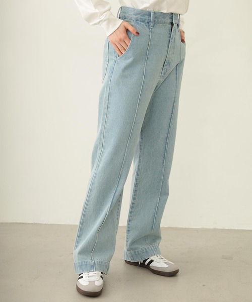 MILKFED.（ミルクフェド）の「CENTER PLEAT DETAIL DENIM PANTS（デニムパンツ・レディース・ブラック/ライトブルー・S/M）」の2枚目の写真