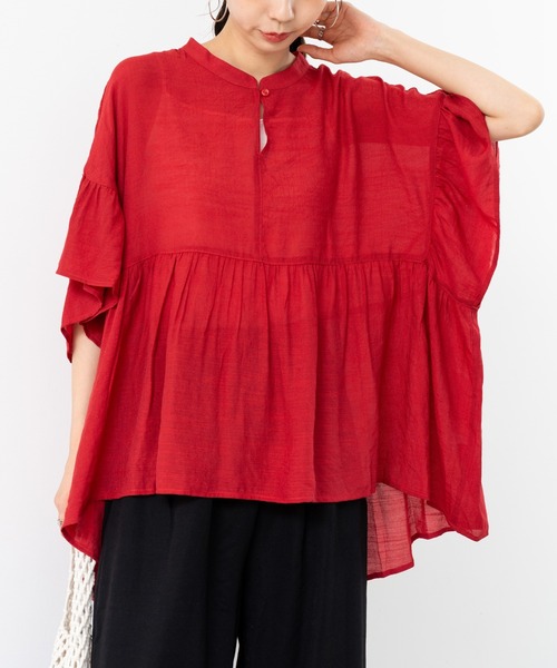 refinedworks（リファインドワークス）の「【refinedworks】ギャザー × フレアシルエット が映える軽やか チュニック（シャツ/ブラウス・レディース・レッド/チャコールグレー/ホワイト・FREE）」の6枚目の写真
