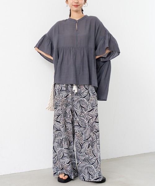 refinedworks（リファインドワークス）の「【refinedworks】ギャザー × フレアシルエット が映える軽やか チュニック（シャツ/ブラウス・レディース・レッド/チャコールグレー/ホワイト・FREE）」の18枚目の写真