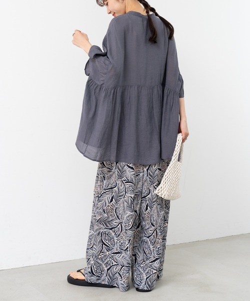 refinedworks（リファインドワークス）の「【refinedworks】ギャザー × フレアシルエット が映える軽やか チュニック（シャツ/ブラウス・レディース・レッド/チャコールグレー/ホワイト・FREE）」の21枚目の写真