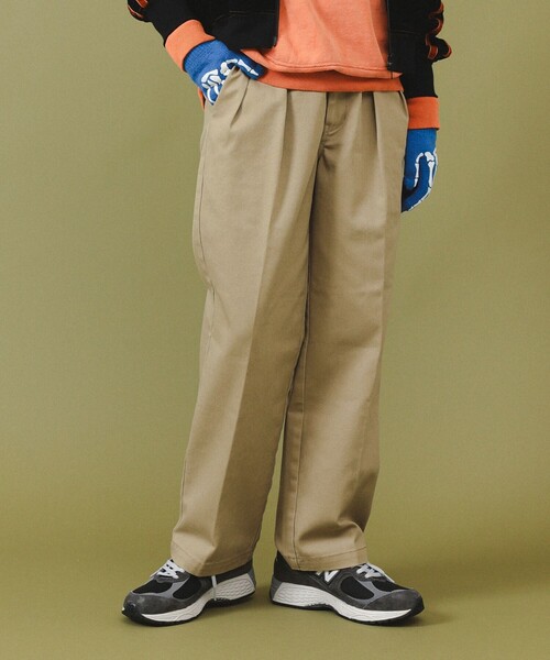 Dickies（ディッキーズ）の「【1/15再値下げ】【別注】Dickies / 2プリーツ パンツ（その他パンツ・レディース・ベージュ/ネイビー・SMALL/MEDIUM）」の2枚目の写真