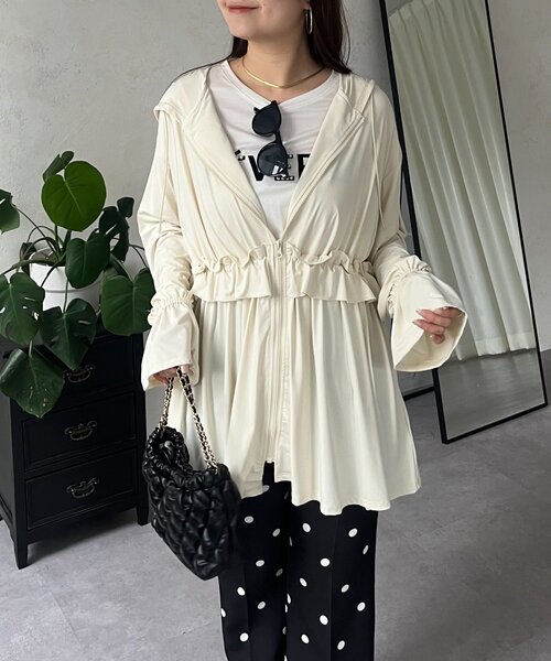 prose verse（プロズヴェール）の「【UVカット】ウエストフリルキャンディスリーブラッシュガードパーカー（ラッシュガード・レディース・ブラック/アイボリー・FREE）」の5枚目の写真