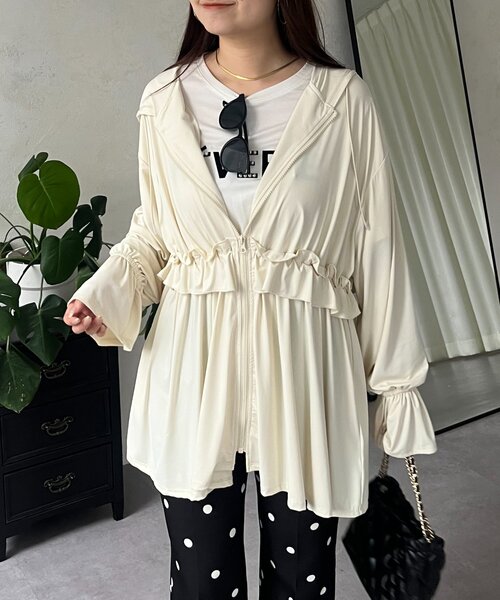 prose verse（プロズヴェール）の「【UVカット】ウエストフリルキャンディスリーブラッシュガードパーカー（ラッシュガード・レディース・ブラック/アイボリー・FREE）」の8枚目の写真