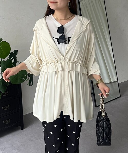 prose verse（プロズヴェール）の「【UVカット】ウエストフリルキャンディスリーブラッシュガードパーカー（ラッシュガード・レディース・ブラック/アイボリー・FREE）」の14枚目の写真