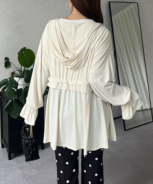 prose verse（プロズヴェール）の「【UVカット】ウエストフリルキャンディスリーブラッシュガードパーカー（ラッシュガード・レディース・ブラック/アイボリー・FREE）」の17枚目の写真