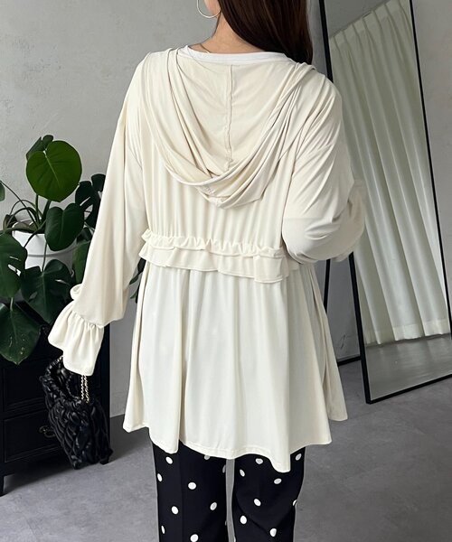 prose verse（プロズヴェール）の「【UVカット】ウエストフリルキャンディスリーブラッシュガードパーカー（ラッシュガード・レディース・ブラック/アイボリー・FREE）」の18枚目の写真