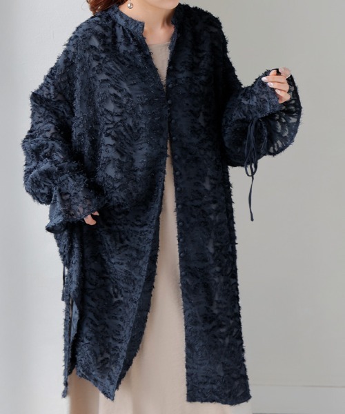 HUG.U(ハグユー)の「ジャガードシフォンシャツ(シャツ/ブラウス・レディース・ホワイト/レッド/ネイビー/ブラック・FREE)」の12枚目の写真