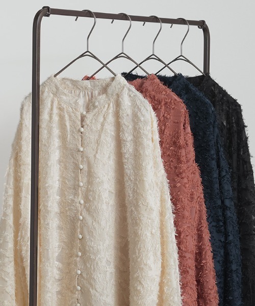 HUG.U(ハグユー)の「ジャガードシフォンシャツ(シャツ/ブラウス・レディース・ホワイト/レッド/ネイビー/ブラック・FREE)」の17枚目の写真