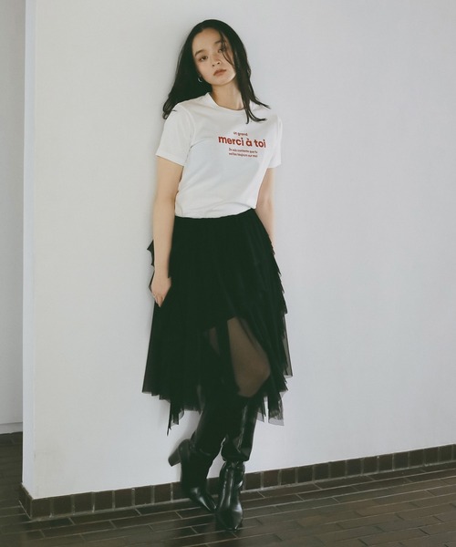 EIMY ISTOIRE（エイミーイストワール）の「merci ロゴTシャツ（Tシャツ/カットソー・レディース・チャコールグレー/ホワイト/ピンク/ラベンダー・F）」の7枚目の写真
