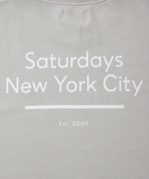 Saturdays NYC(サタデーズ ニューヨークシティ )の「Pigment Dyed Back Printed SS T-Shirt(Tシャツ/カットソー・メンズ・キナリ/チャコールグレー/ネイビー・L/M/XL/S)」の6枚目の写真