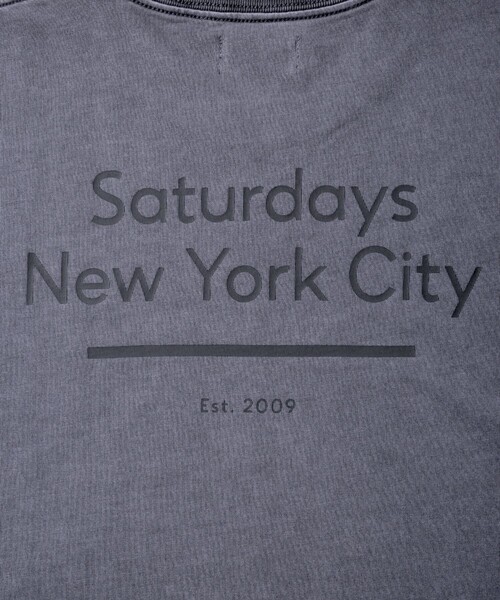 Saturdays NYC(サタデーズ ニューヨークシティ )の「Pigment Dyed Back Printed SS T-Shirt(Tシャツ/カットソー・メンズ・キナリ/チャコールグレー/ネイビー・L/M/XL/S)」の5枚目の写真