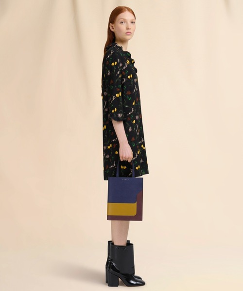 MARNI(マルニ)の「TRUNK SHOPPER / サフィアーノレザーバッグ(ショルダーバッグ・レディース・ブラック・ONE SIZE)」の11枚目の写真
