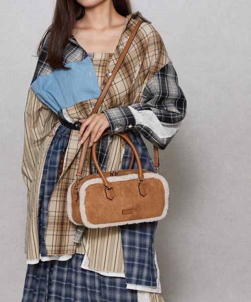 Ungrid（アングリッド）の「【Ungrid/アングリッド】　ムートンタッチ　スクエアワイドボストンバッグ（ボストンバッグ・レディース・キャメル/ベージュ/グレイッシュベージュ/ブラック・FREE）」の14枚目の写真