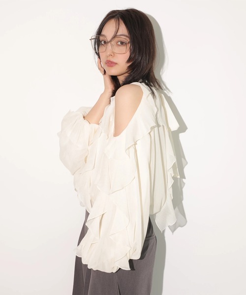 Rirandture(リランドチュール)の「オフショルフリルシアーブラウス(シャツ/ブラウス・レディース・ベージュ系その他・2/1)」の6枚目の写真