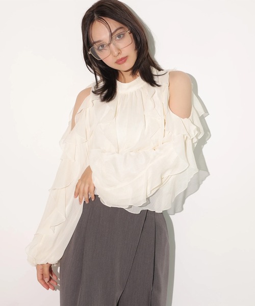 Rirandture(リランドチュール)の「オフショルフリルシアーブラウス(シャツ/ブラウス・レディース・ベージュ系その他・2/1)」の7枚目の写真
