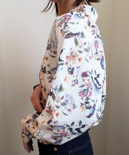 styiro(スタイロ)の「ボタニカル柄長袖シャツブラウス 秋服(シャツ/ブラウス・レディース・アイボリー・M/L)」の9枚目の写真
