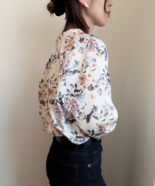 styiro(スタイロ)の「ボタニカル柄長袖シャツブラウス 秋服(シャツ/ブラウス・レディース・アイボリー・M/L)」の11枚目の写真