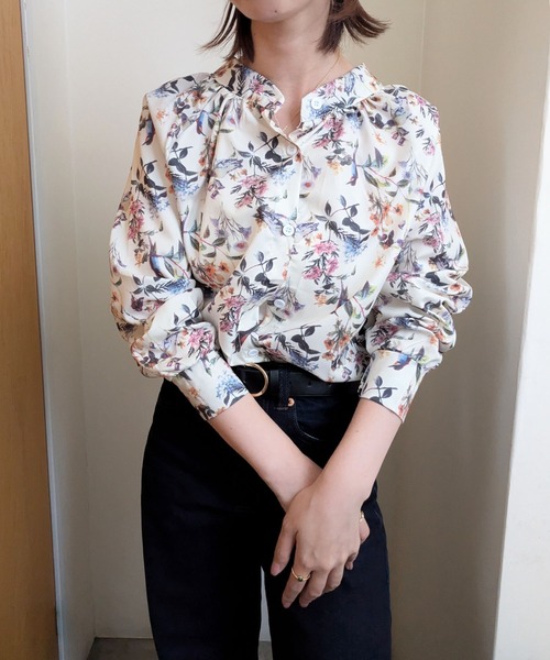styiro(スタイロ)の「ボタニカル柄長袖シャツブラウス 秋服(シャツ/ブラウス・レディース・アイボリー・M/L)」の5枚目の写真