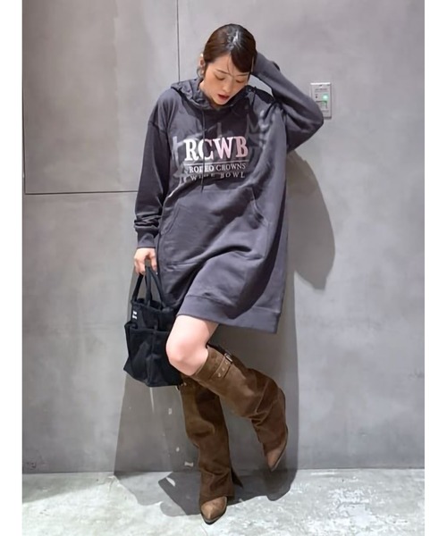 RODEO CROWNS WIDE BOWL（ロデオクラウンズワイドボウル）の「シャドーロゴパーカーワンピース（ワンピース・レディース・パープル/チャコールグレー/グレー×ホワイト・FREE）」の5枚目の写真