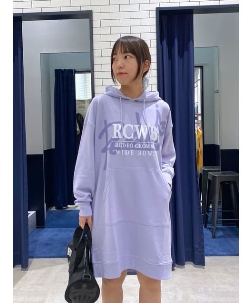 RODEO CROWNS WIDE BOWL（ロデオクラウンズワイドボウル）の「シャドーロゴパーカーワンピース（ワンピース・レディース・パープル/チャコールグレー/グレー×ホワイト・FREE）」の11枚目の写真