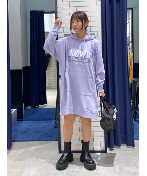 RODEO CROWNS WIDE BOWL（ロデオクラウンズワイドボウル）の「シャドーロゴパーカーワンピース（ワンピース・レディース・パープル/チャコールグレー/グレー×ホワイト・FREE）」の13枚目の写真