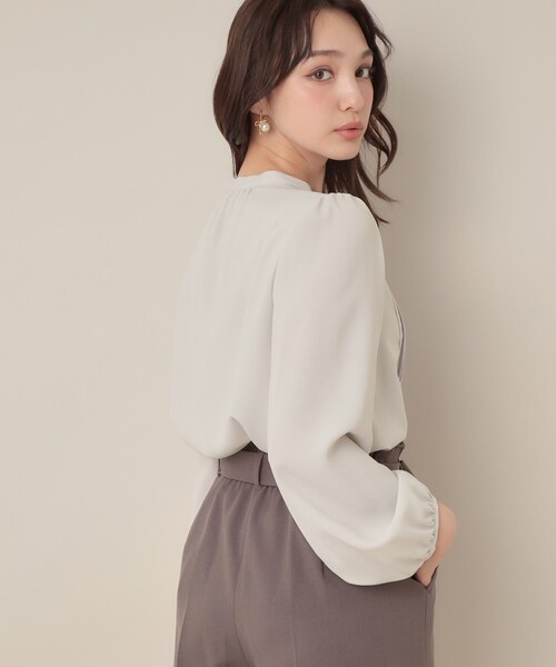 couture brooch（クチュールブローチ）の「【大人可愛い・通勤】ピンタックレースブラウス（シャツ/ブラウス・レディース・ライトグレー/アイボリー/ブラック・36/38/40/42）」の7枚目の写真