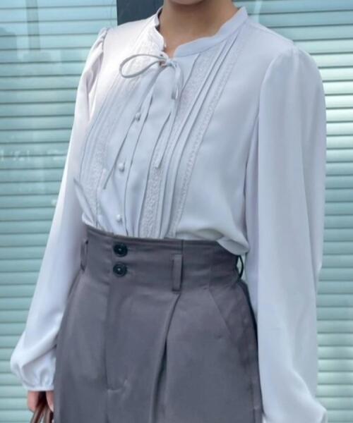 couture brooch（クチュールブローチ）の「【大人可愛い・通勤】ピンタックレースブラウス（シャツ/ブラウス・レディース・ライトグレー/アイボリー/ブラック・36/38/40/42）」の11枚目の写真