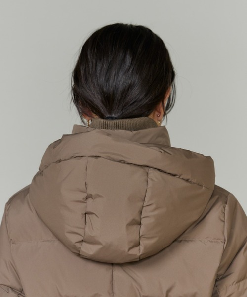 INED（イネド）の「スタンドカラーフードダウンコート「ロング丈」（ダウンジャケット/コート・レディース・ブラック/モカ/ベージュ・7号/11号/9号）」の22枚目の写真