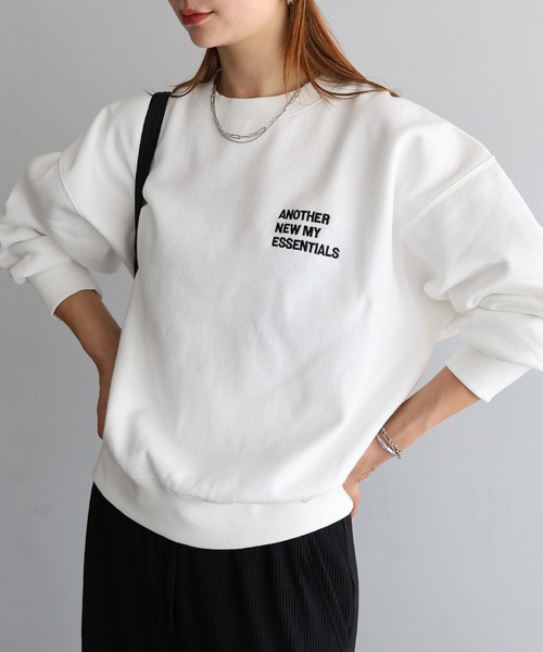 ANME(アンメ)の「裏起毛ロゴ刺繍ANMEスウェットトップス(スウェット・レディース・オートミール/ブラウン/ブラック/オフホワイト・M/L/XL)」の2枚目の写真